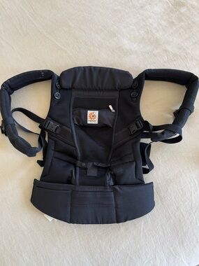 Ergobaby Omni Black